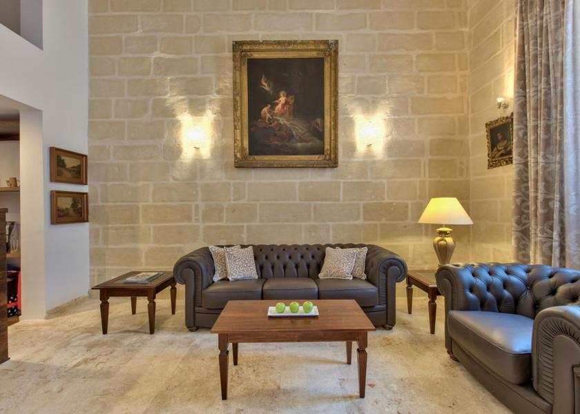  Sliema lobby