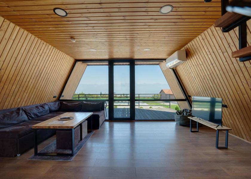 shared lounge/tv area