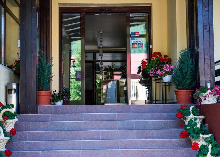  Poiana Brasov entrance