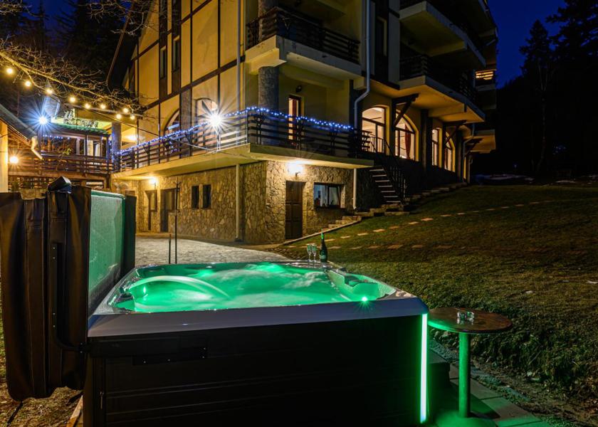  Poiana Brasov hot tub