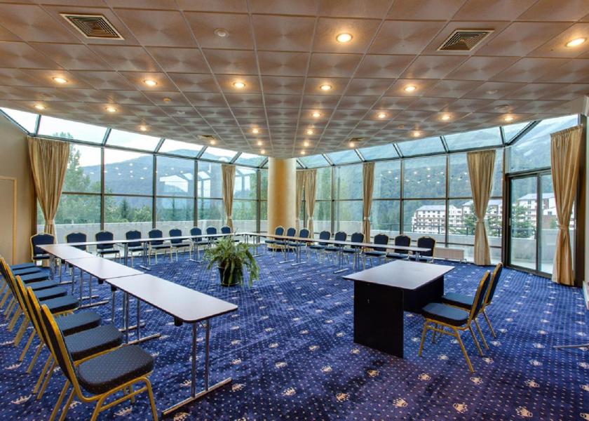  Sinaia business center