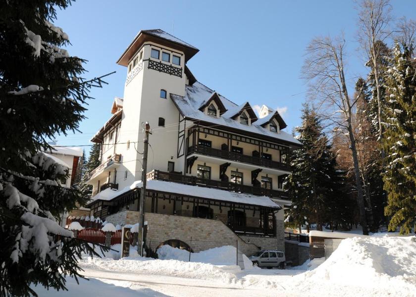  Sinaia entrance