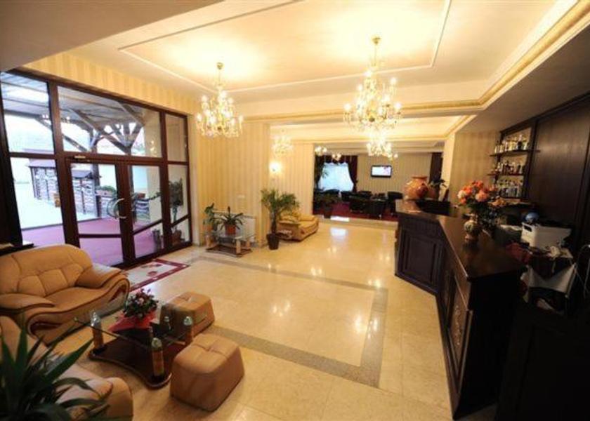  Constanta shared lounge/tv area