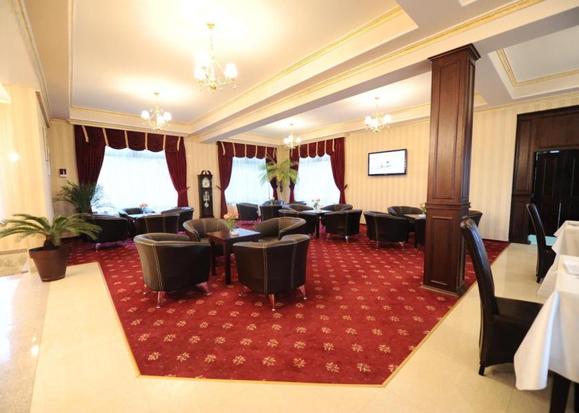  Constanta shared lounge/tv area