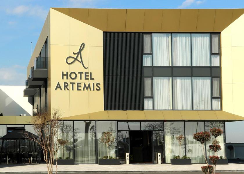  Oradea exterior view