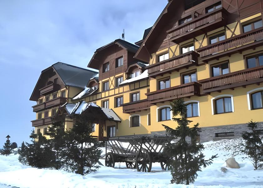  Velka Lomnica exterior view