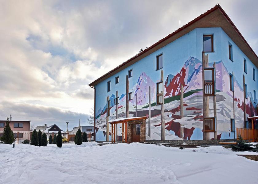  Velka Lomnica exterior view