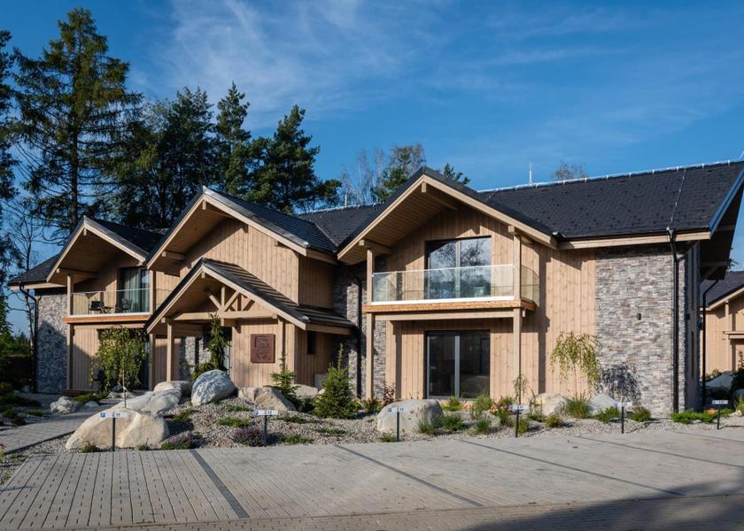  Velka Lomnica exterior view