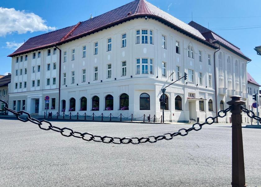  Brezno exterior view