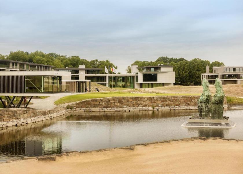 golf course [on-site]