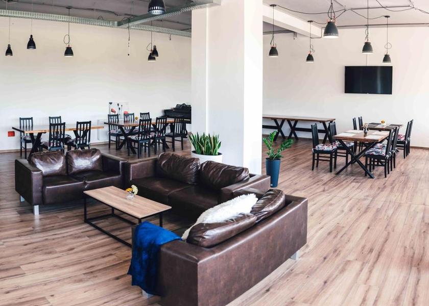 shared lounge/tv area