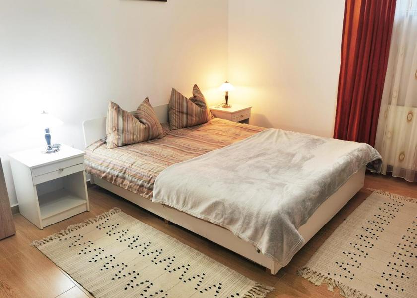  Medias Large Double Room