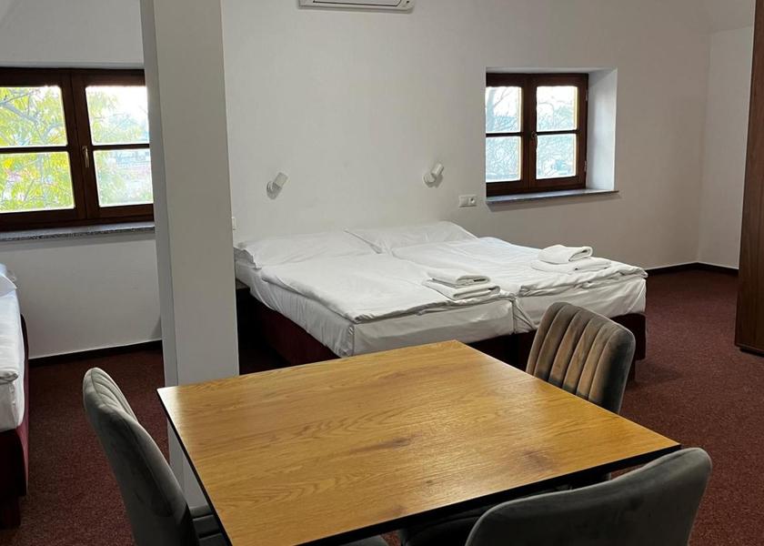  Trnava Economy Triple Room