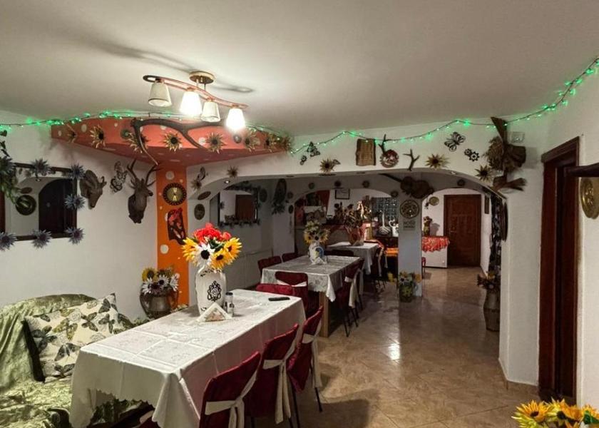 shared lounge/tv area