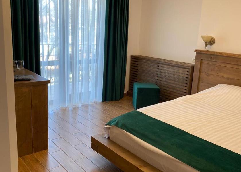 Saxony Bran Double Room with Private Bathroom