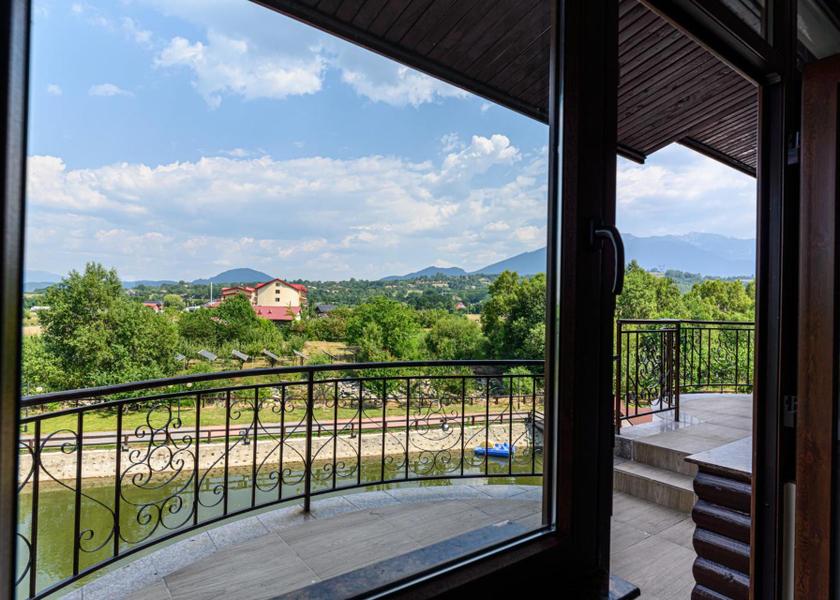  Bran balcony/terrace