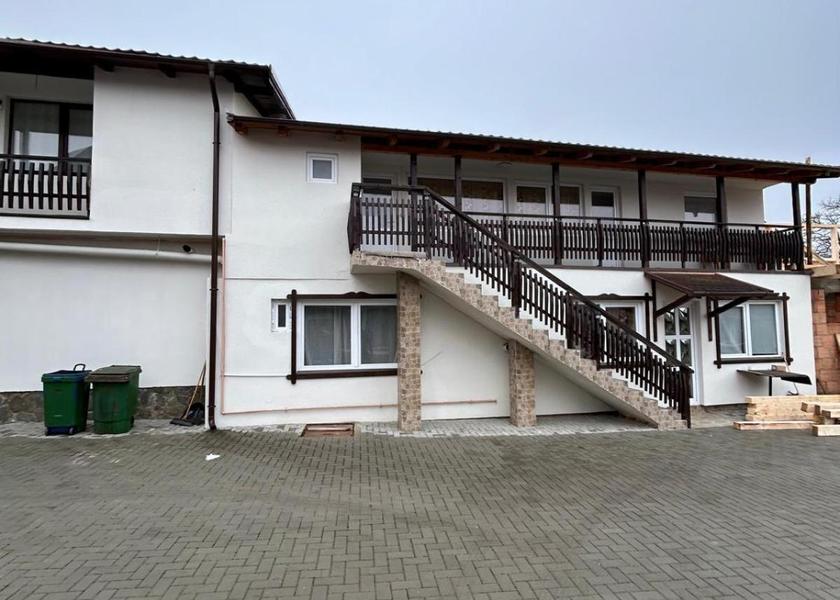  Bran balcony/terrace