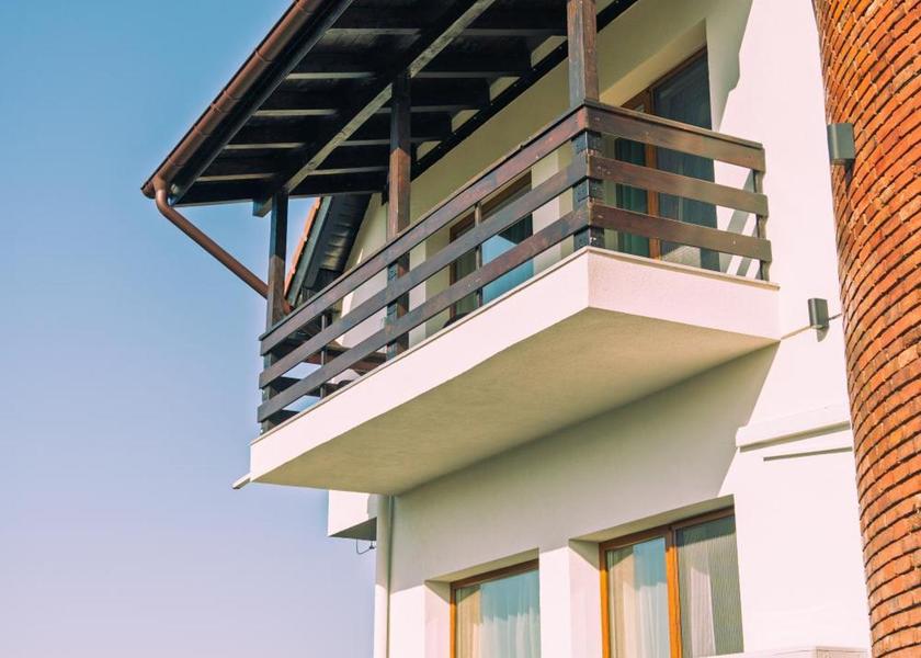  Bran balcony/terrace