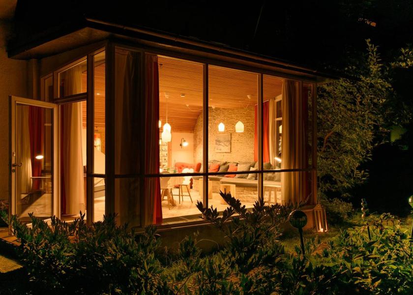 shared lounge/tv area