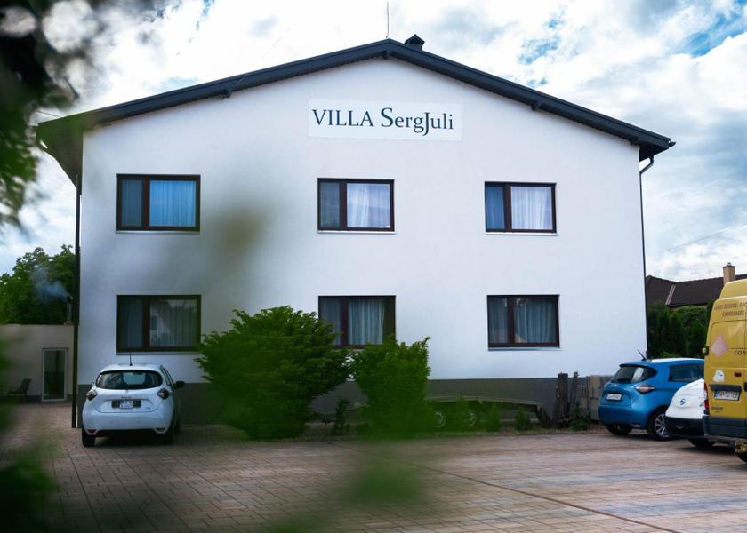  Lozorno exterior view