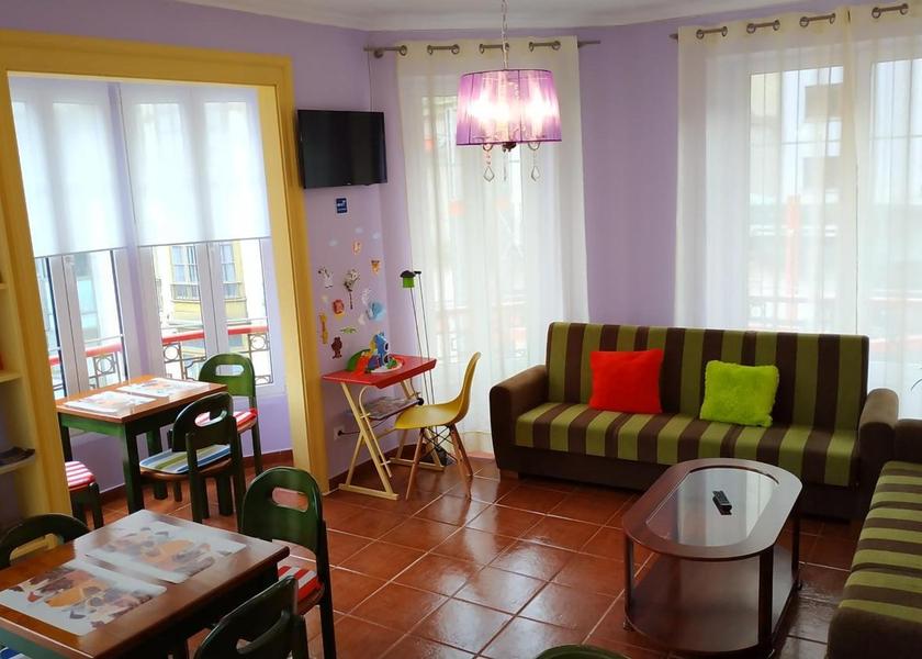 shared lounge/tv area