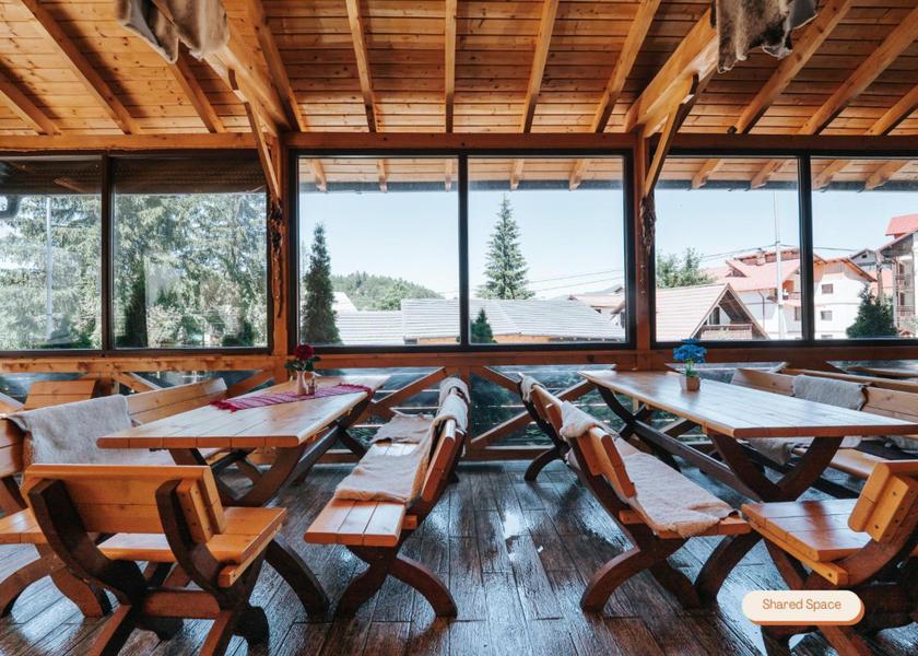 shared lounge/tv area