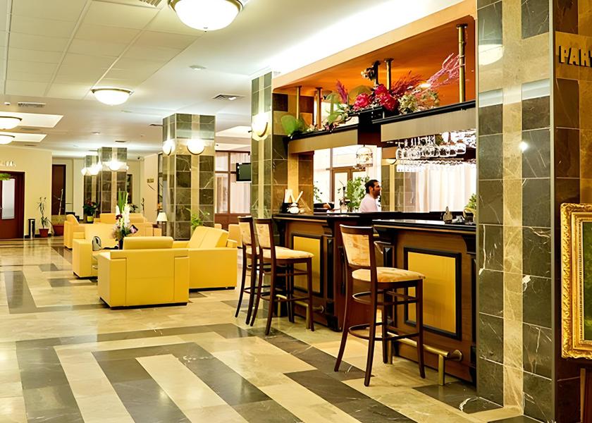 bar/lounge