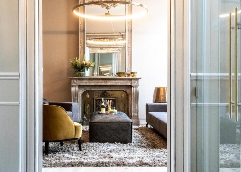 shared lounge/tv area