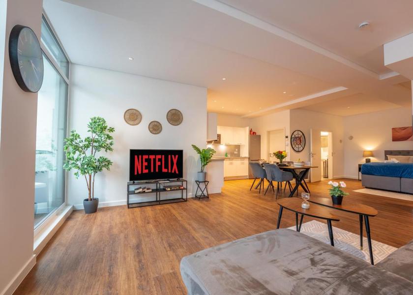 Baden-Württemberg Weinheim shared lounge/tv area