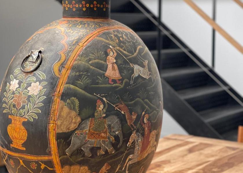 shared lounge/tv area