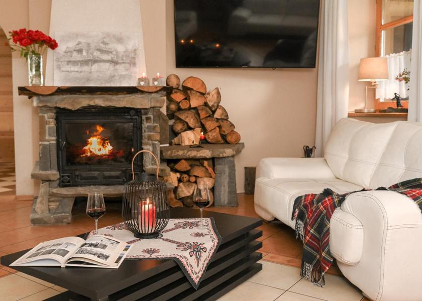 shared lounge/tv area