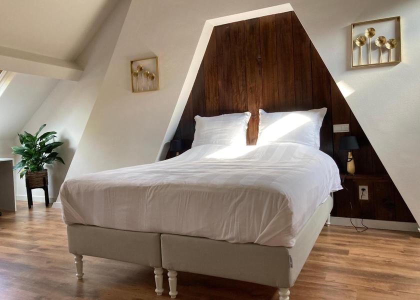 Flemish Region Turnhout Deluxe Queen Room