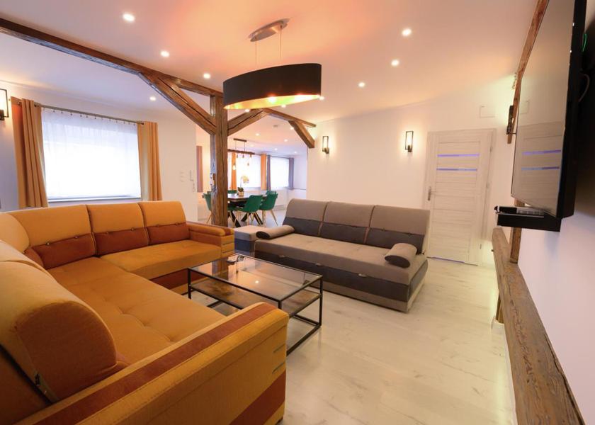 shared lounge/tv area