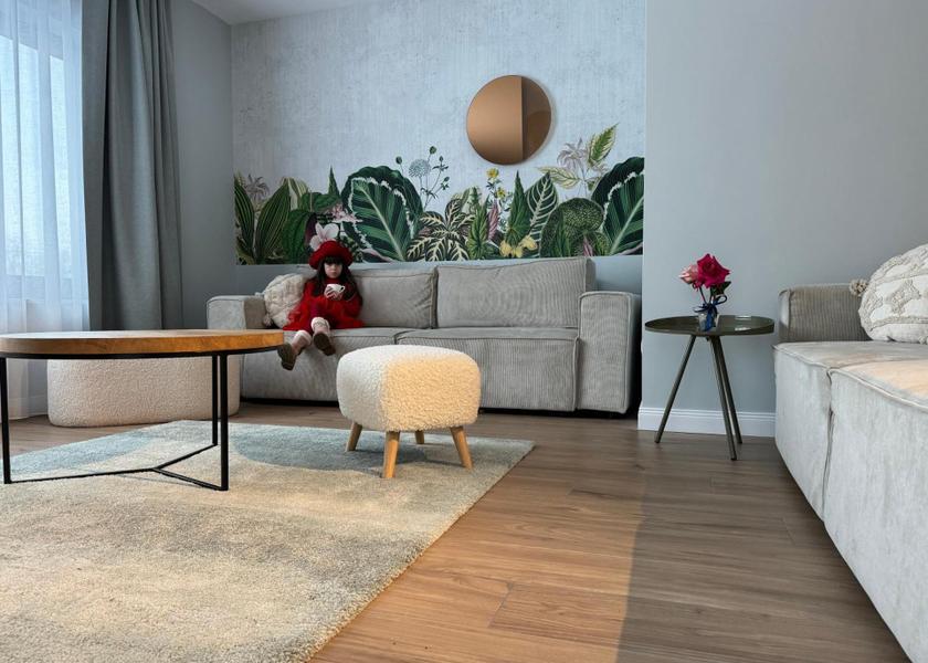 shared lounge/tv area