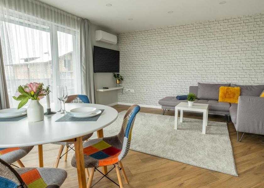 shared lounge/tv area