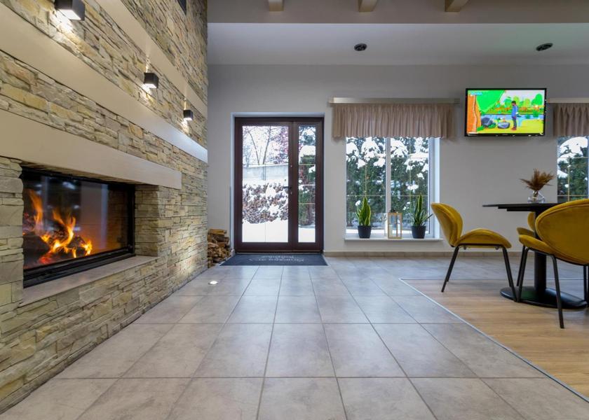 shared lounge/tv area