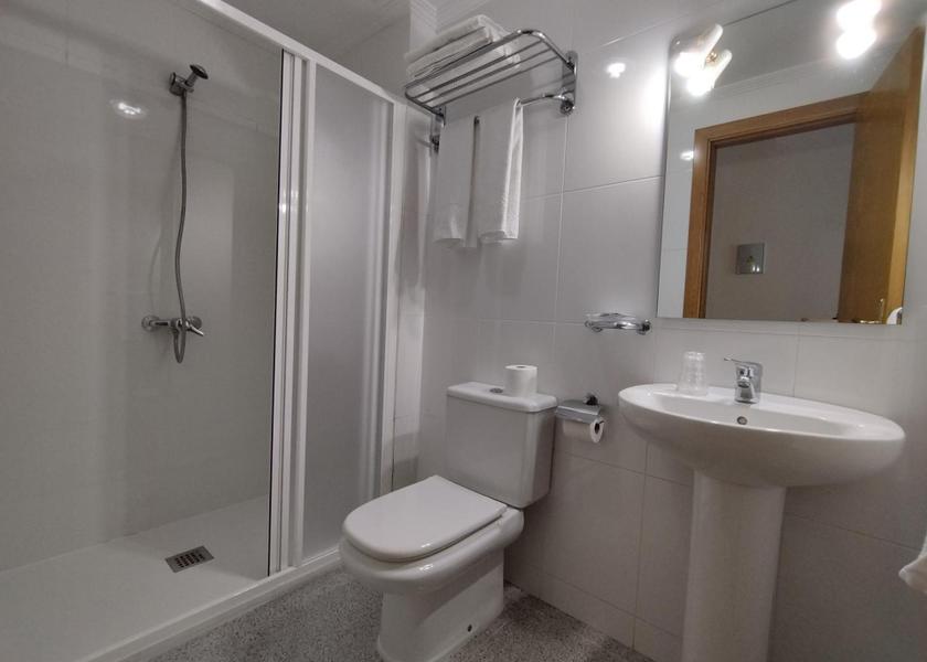 Galicia Arzua Triple Room