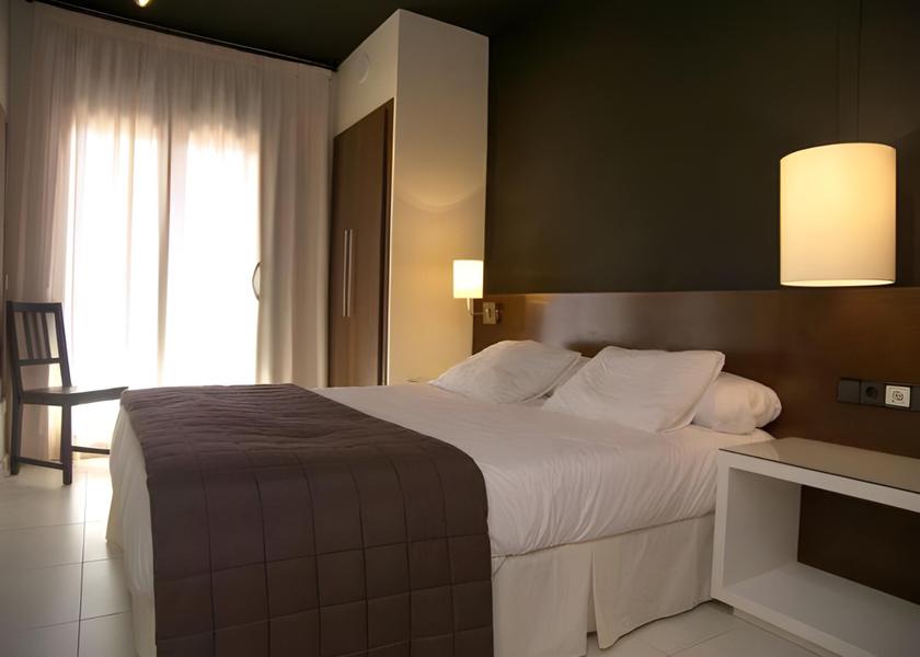 Catalonia Badalona guestroom