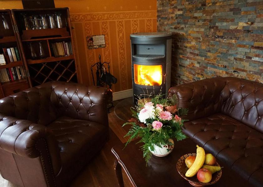 shared lounge/tv area