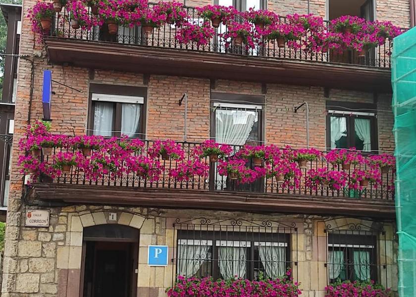 Cantabria Cabezon de la Sal entrance