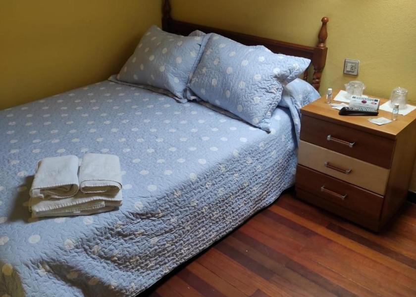 Cantabria Cabezon de la Sal Queen Room with Shared Bathroom