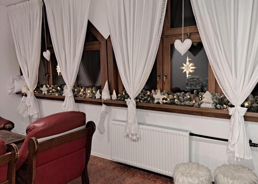 shared lounge/tv area