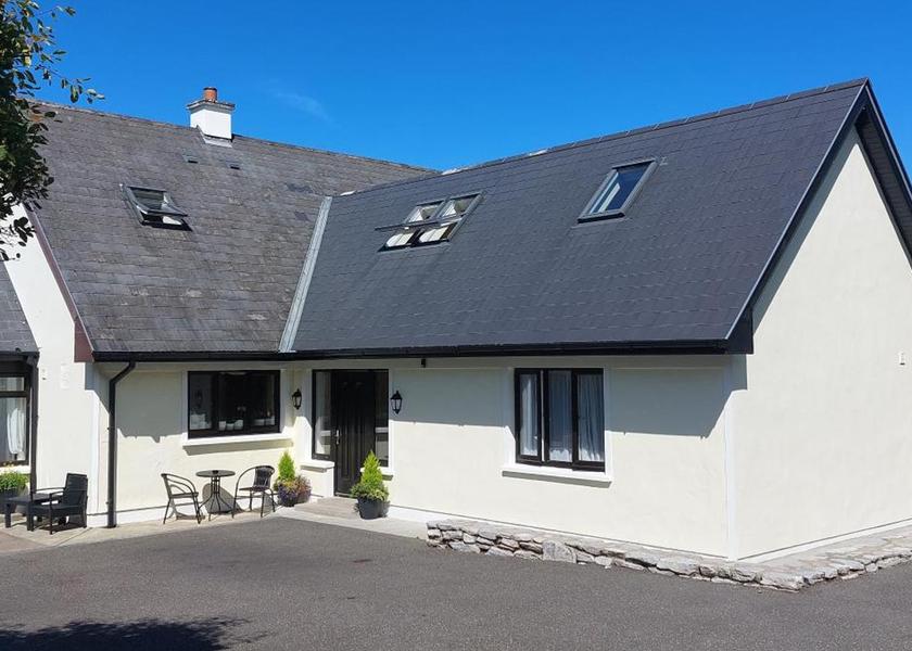 Kerry (county) Kenmare exterior view