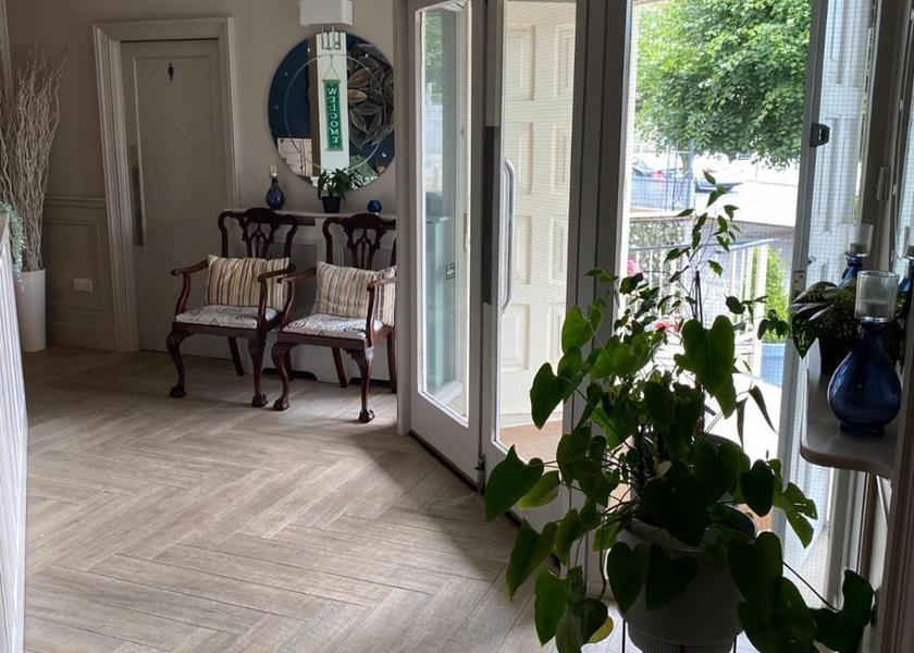 Kildare (county) Naas lobby