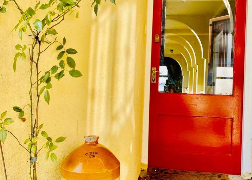 shared lounge/tv area