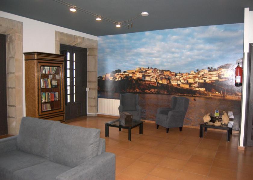 shared lounge/tv area