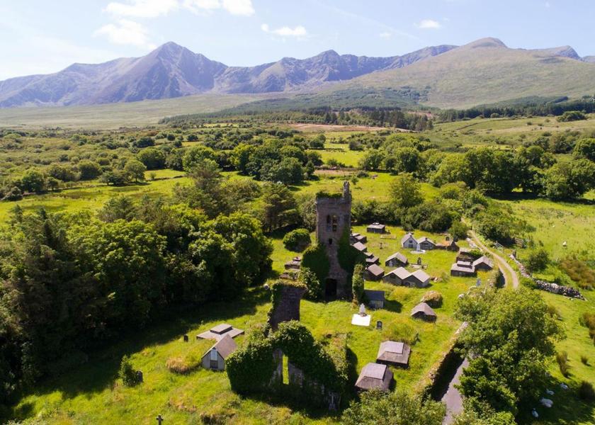Kerry (county) Dingle exterior view