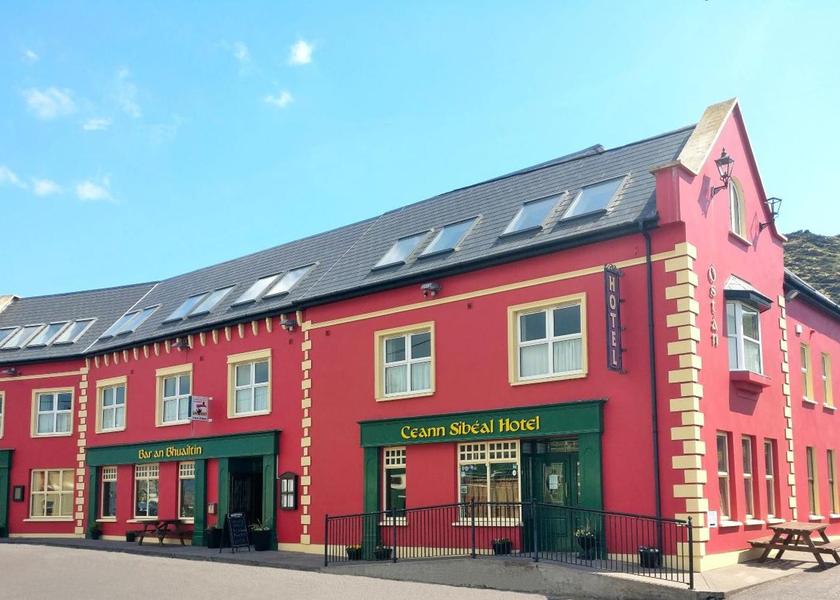 Kerry (county) Dingle exterior view