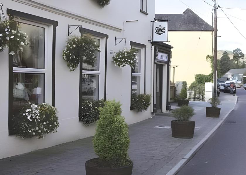 Cork (county) Glengarriff exterior view