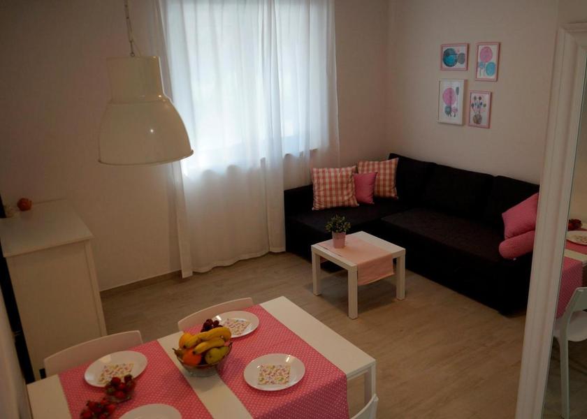 shared lounge/tv area